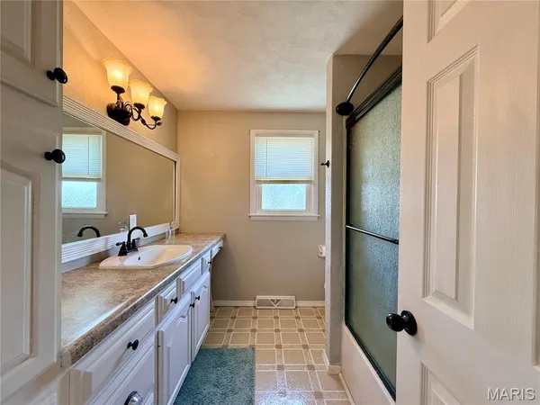 $229,000 | 415 South French Lane, Perryville, MO 63775