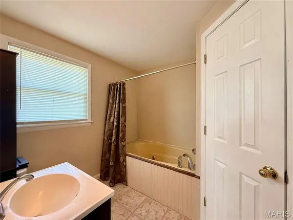 $229,000 | 415 South French Lane, Perryville, MO 63775