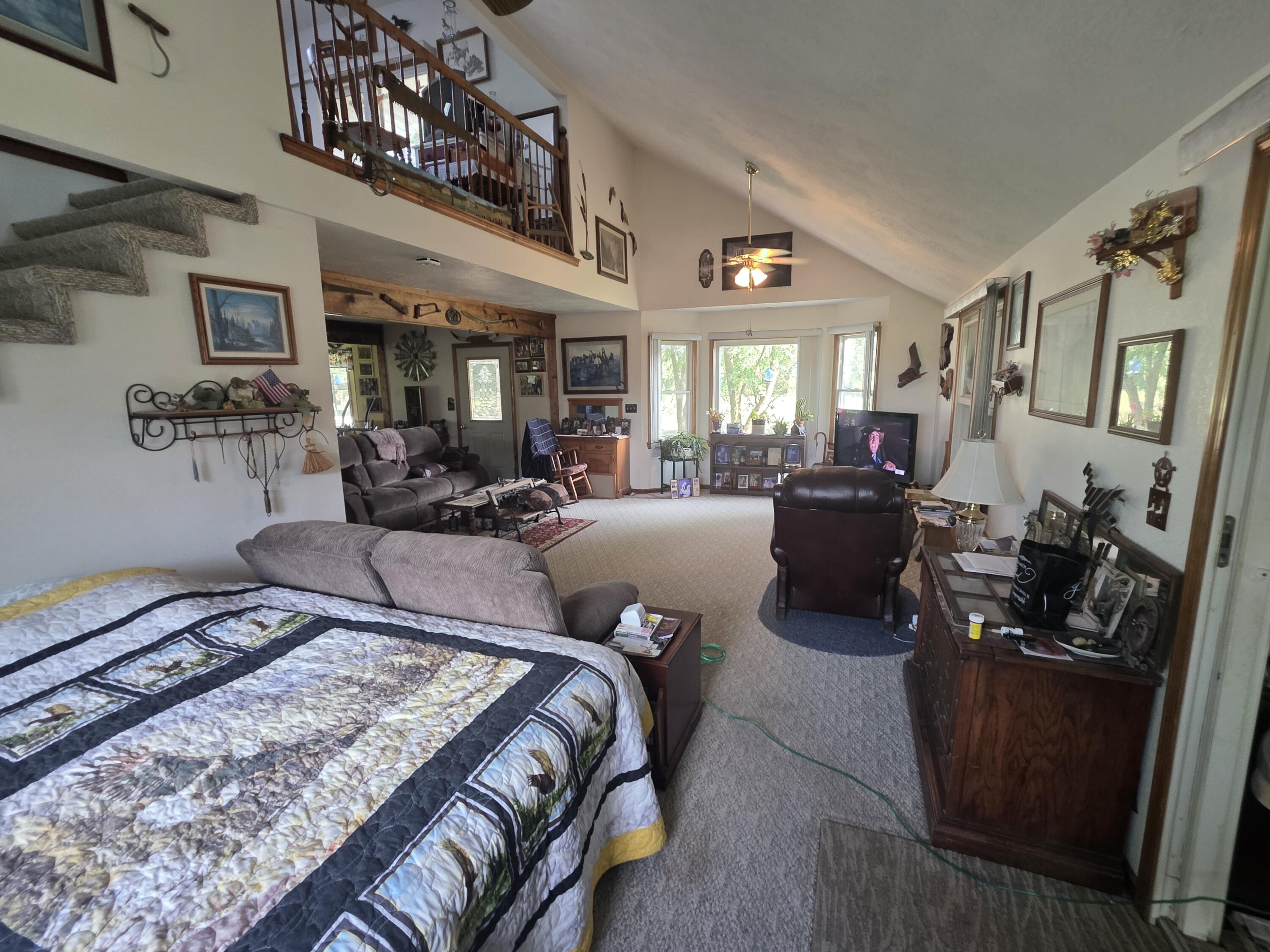 10763 Red Spring Road Mountain Grove, MO 65711 - Photo 27 of 68 Living Room