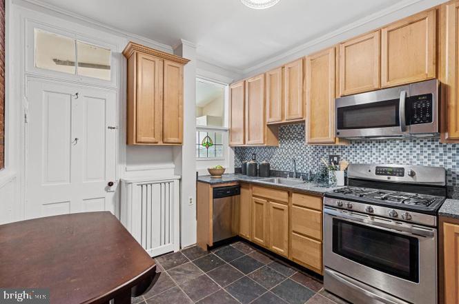 1444 Henry Street Baltimore, MD 21230 - Photo 8 of 18 Charming kitchen with modern touches.