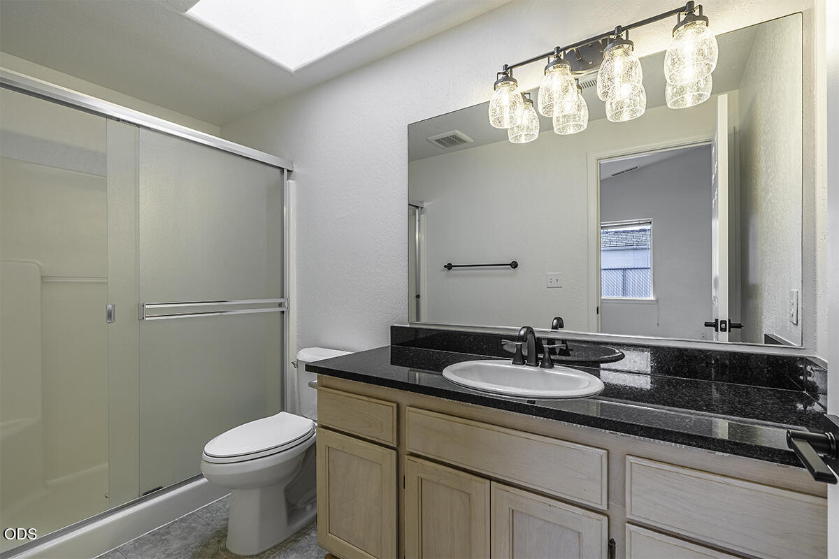1118 Angela Court Central Point, OR 97502 - Photo 15 of 22