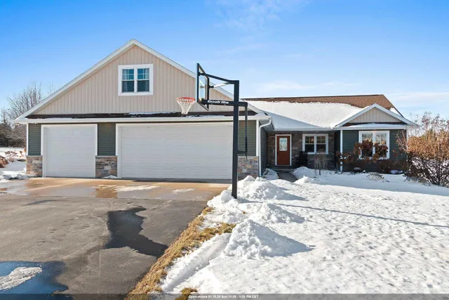 $589,900 | 845 Wildrose Lane, Sobieski, WI 54171