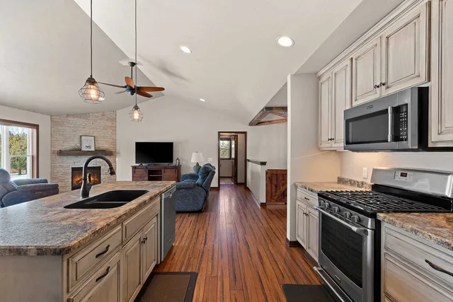 $589,900 | 845 Wildrose Lane, Sobieski, WI 54171