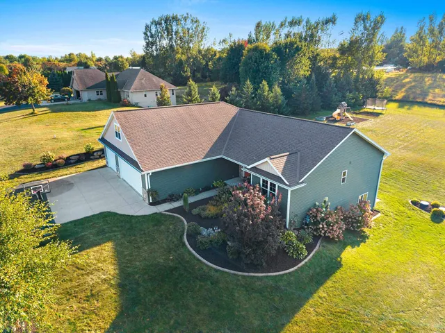 $589,900 | 845 Wildrose Lane, Sobieski, WI 54171