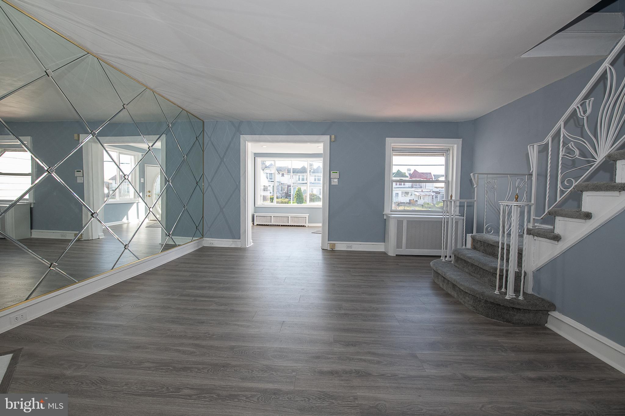 5607 Gainor Road Philadelphia, PA 19131 - Photo 6 of 29 Living Room