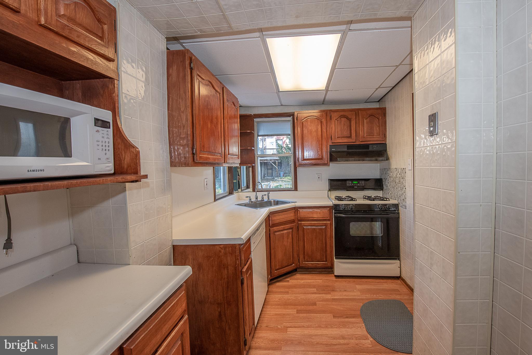 5607 Gainor Road Philadelphia, PA 19131 - Photo 10 of 29 Kitchen