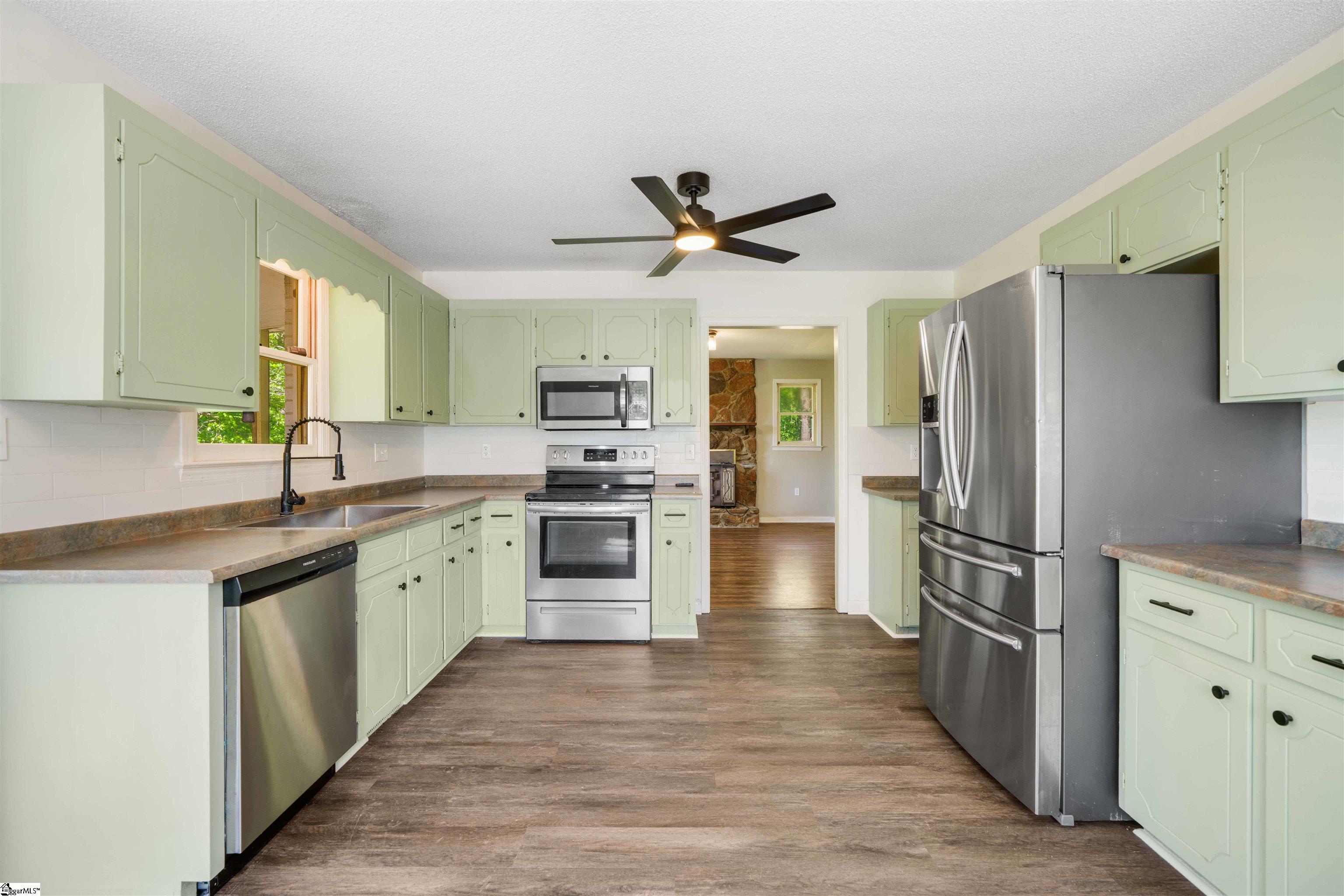 130 Daniel Drive Anderson, SC 29626 - Photo 11 of 46