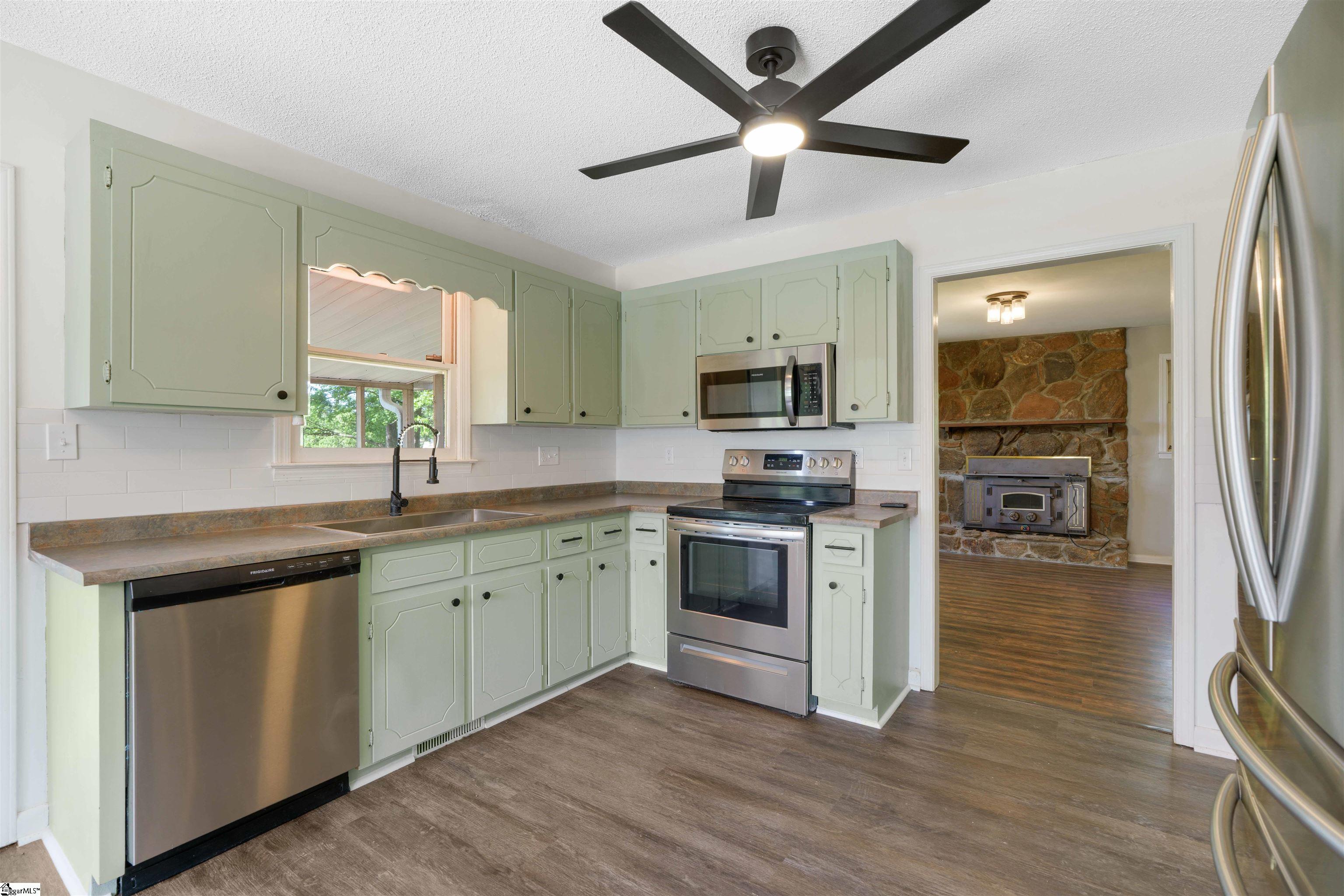 130 Daniel Drive Anderson, SC 29626 - Photo 13 of 46