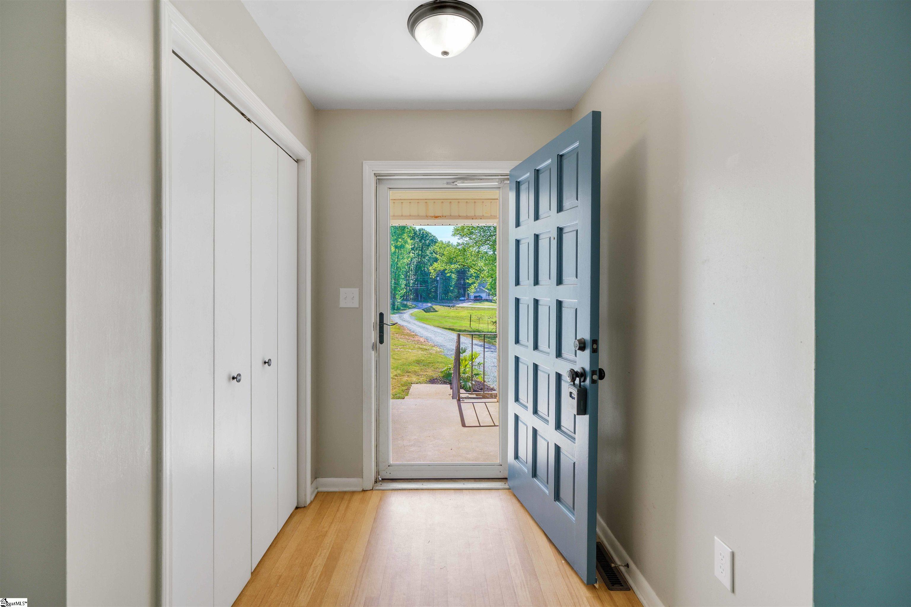 130 Daniel Drive Anderson, SC 29626 - Photo 3 of 46