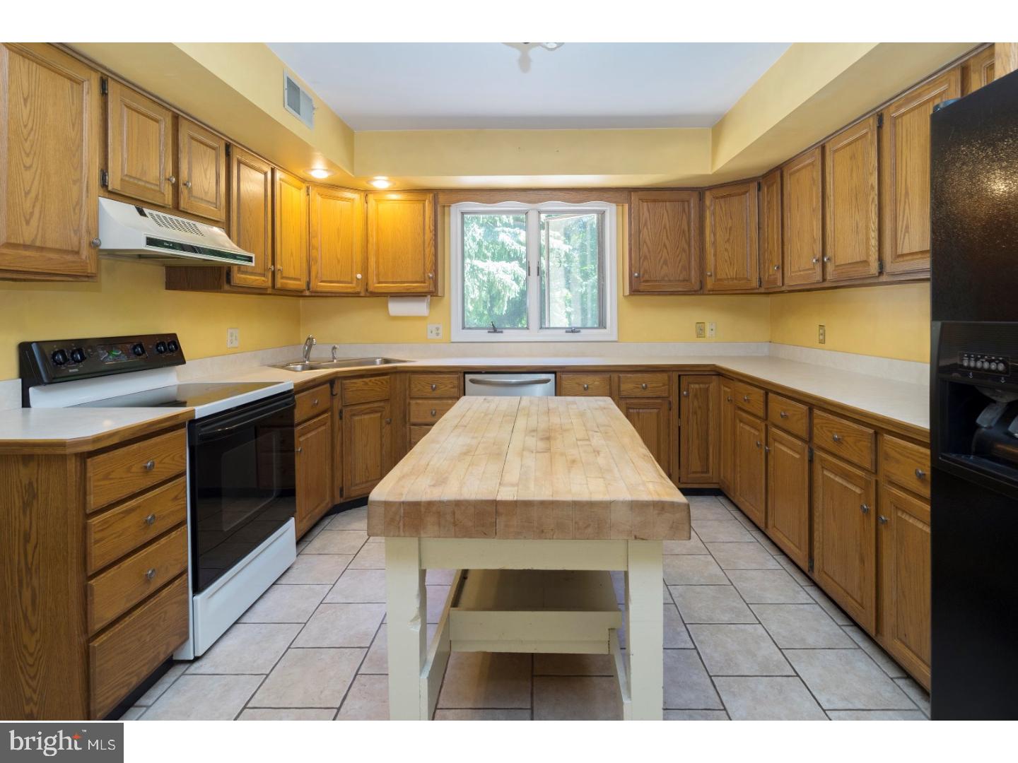2329 Turk Road Doylestown, PA 18901 - Photo 7 of 13 Kitchen