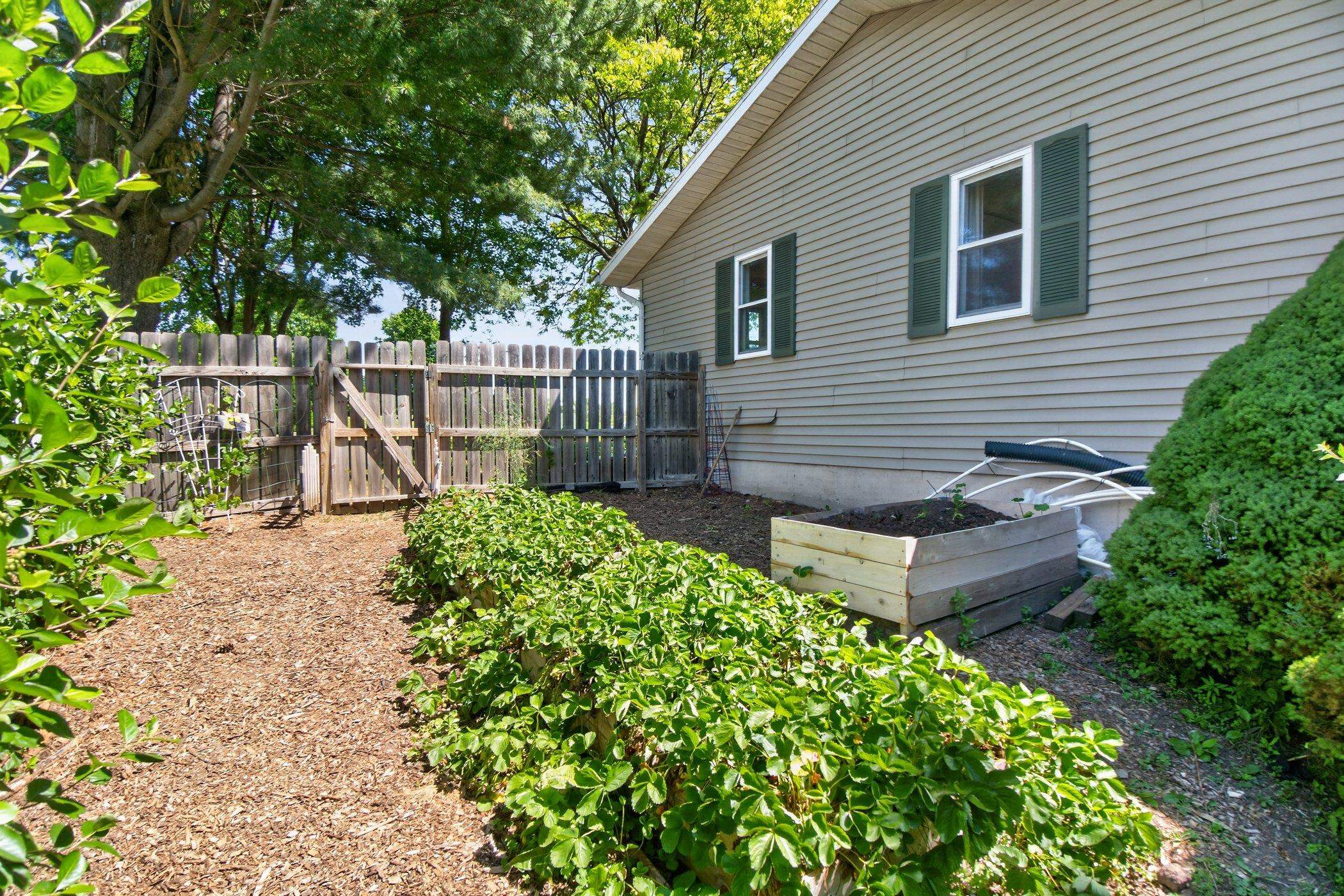 1156 12th Street Baraboo, WI 53913 - Photo 33 of 35