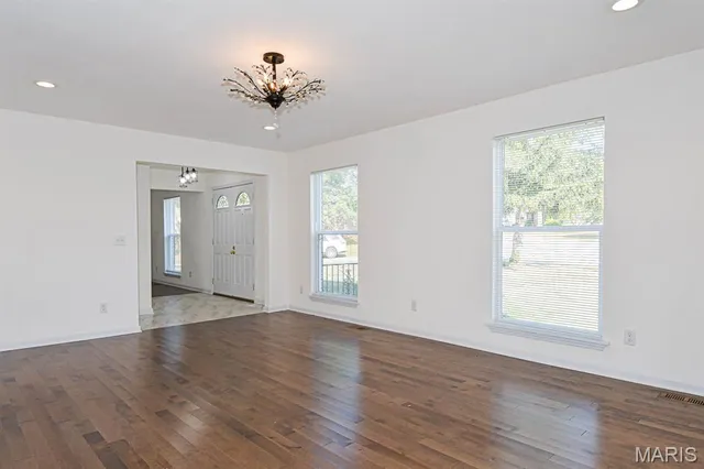 $3,700 | 306 Bright Meadows Drive, Ballwin, MO 63011