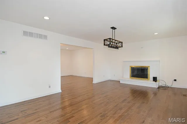 $3,700 | 306 Bright Meadows Drive, Ballwin, MO 63011