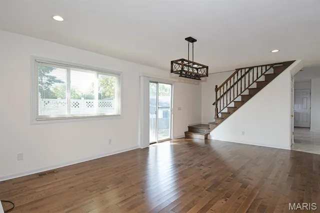 $3,700 | 306 Bright Meadows Drive, Ballwin, MO 63011