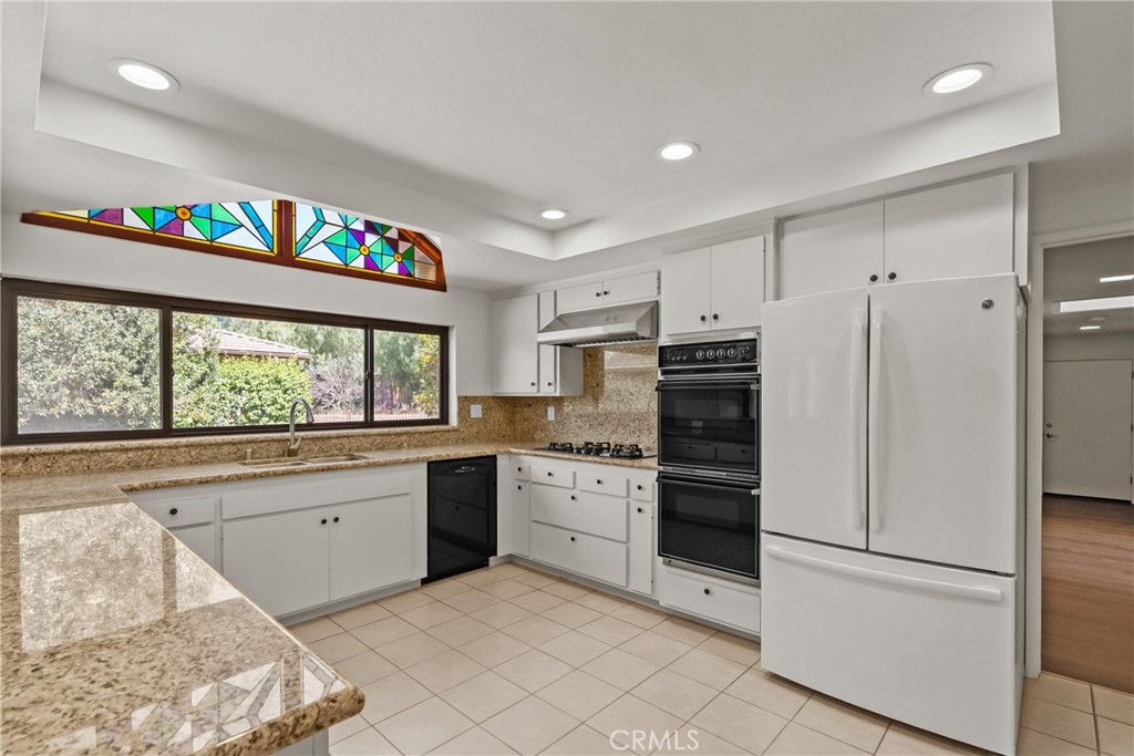 2425 Duval Road Camarillo, CA 93012 - Photo 9 of 45