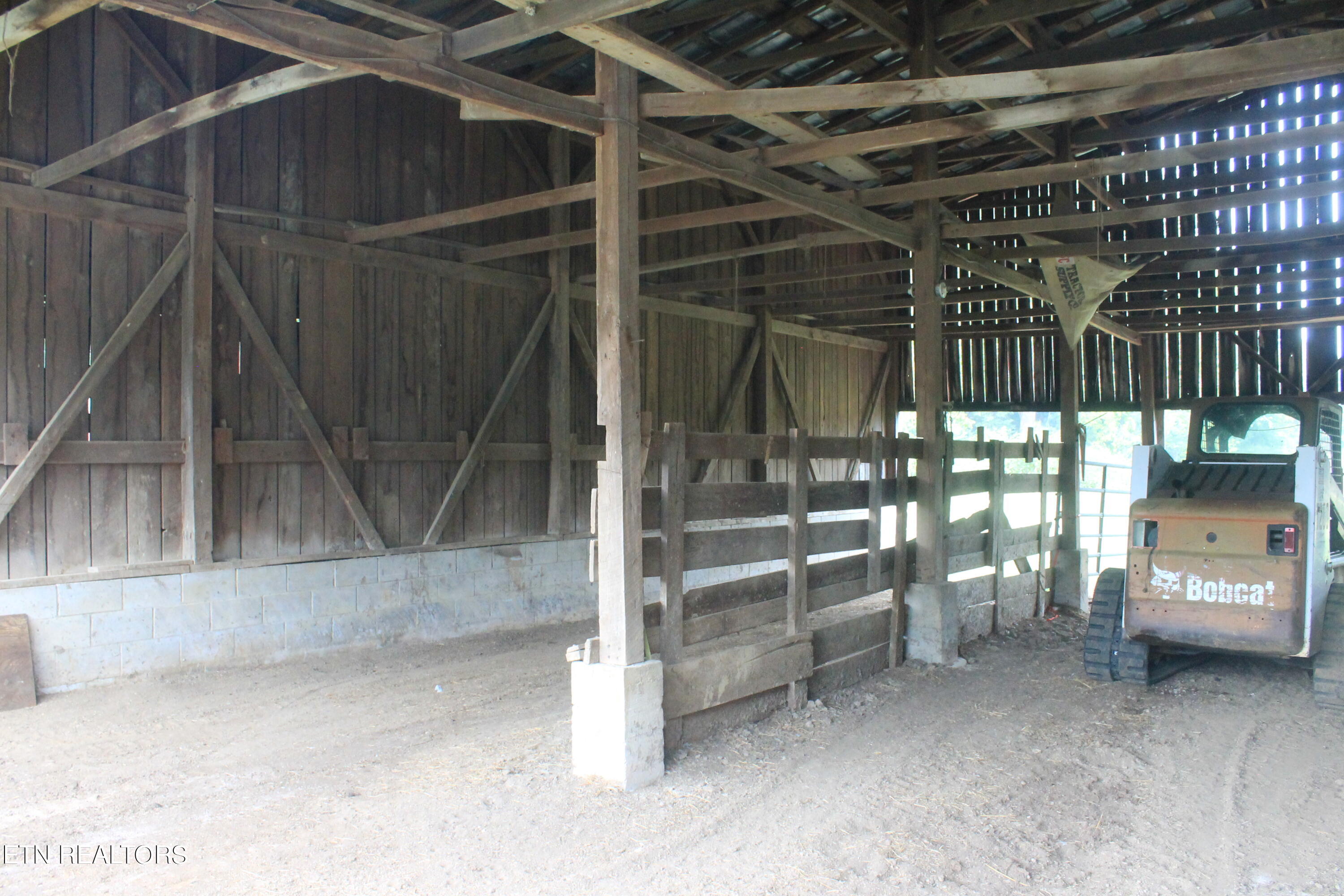 18-r2 Rhodes Road New Market, TN 37820 - Photo 3 of 12 IMG_1286