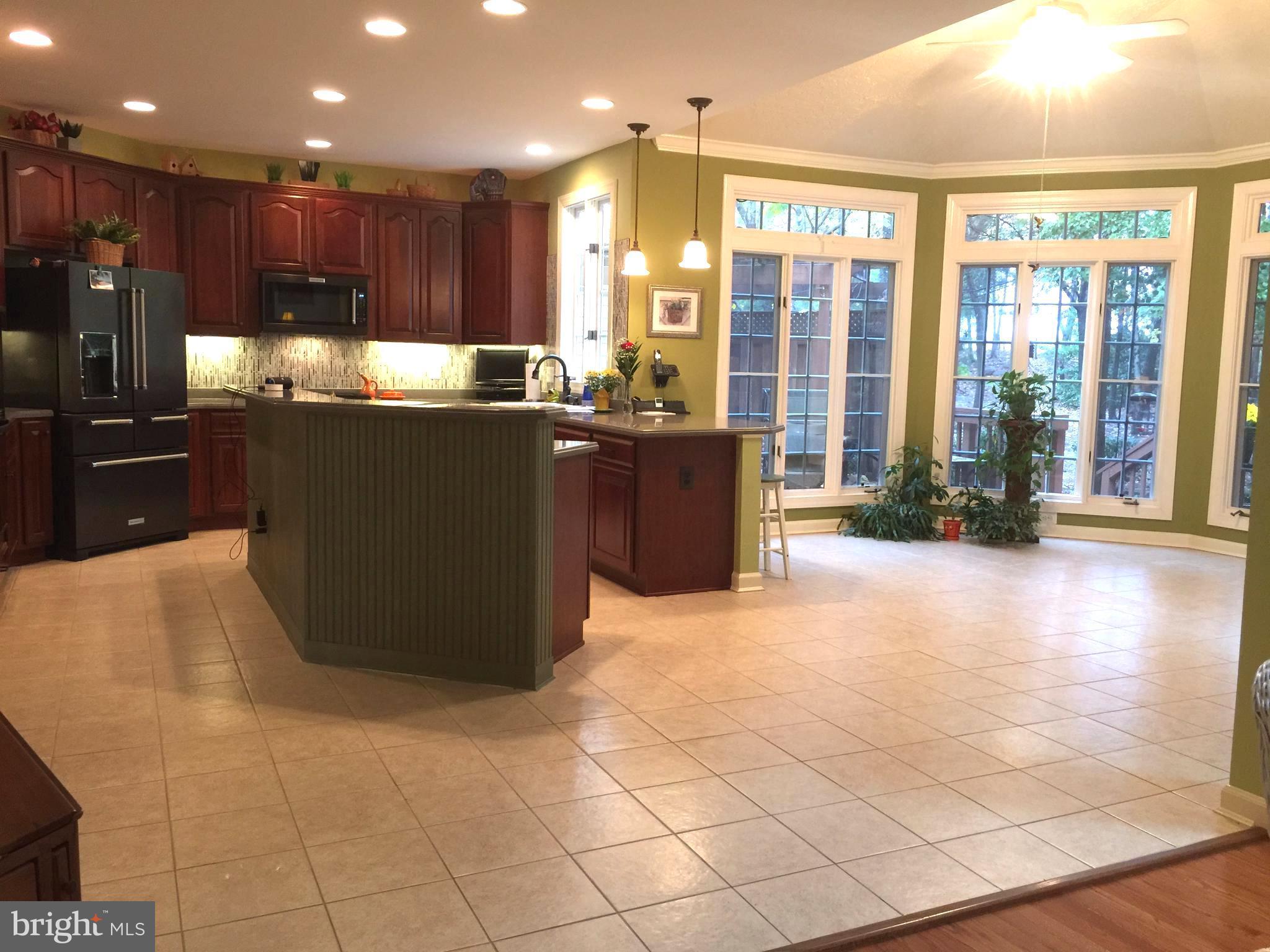 14400 Clubhouse Road Gainesville, VA 20155 - Photo 8 of 30 Lots of Cabinets