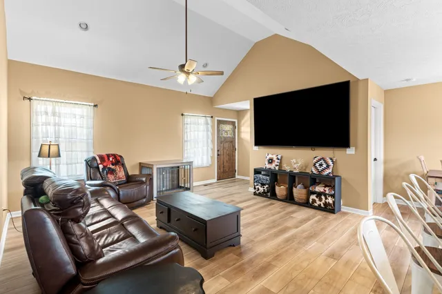 $325,000 | 2838 Wixtown Road, Westmoreland, TN 37186