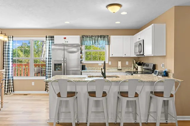 $325,000 | 2838 Wixtown Road, Westmoreland, TN 37186