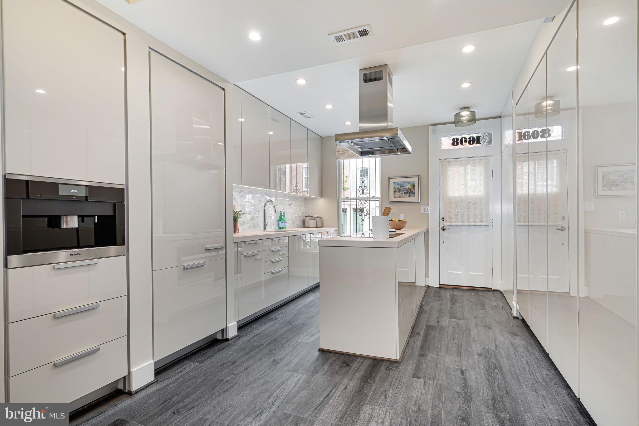 1608 Corcoran Street Northwest Washington, DC 20009 - Photo 3 of 28 Gorgeous Poggenpohl chef's kitchen