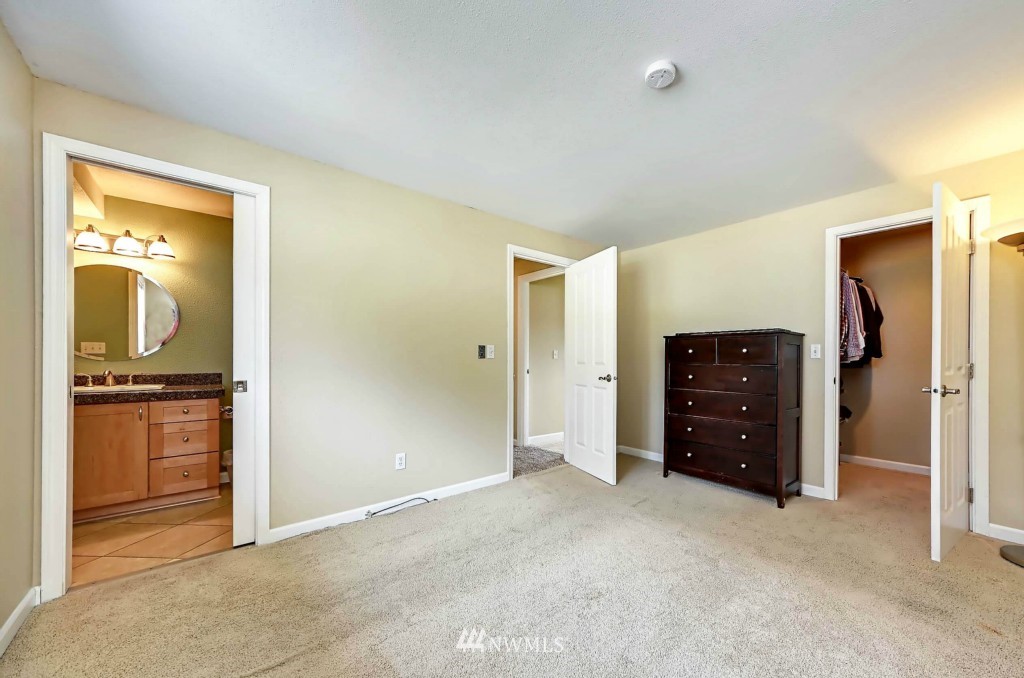 19321 135th Avenue Southeast Renton, WA 98058 - Photo 11 of 20