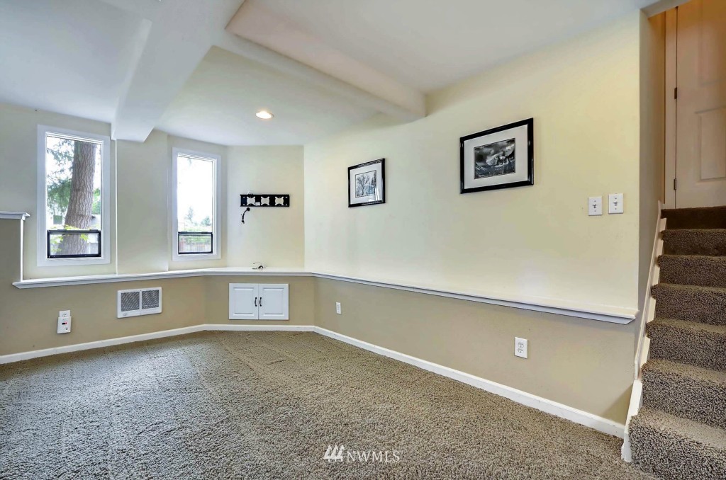 19321 135th Avenue Southeast Renton, WA 98058 - Photo 15 of 20