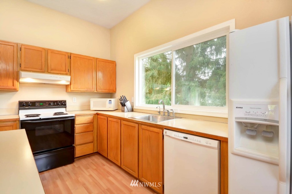 19321 135th Avenue Southeast Renton, WA 98058 - Photo 6 of 20