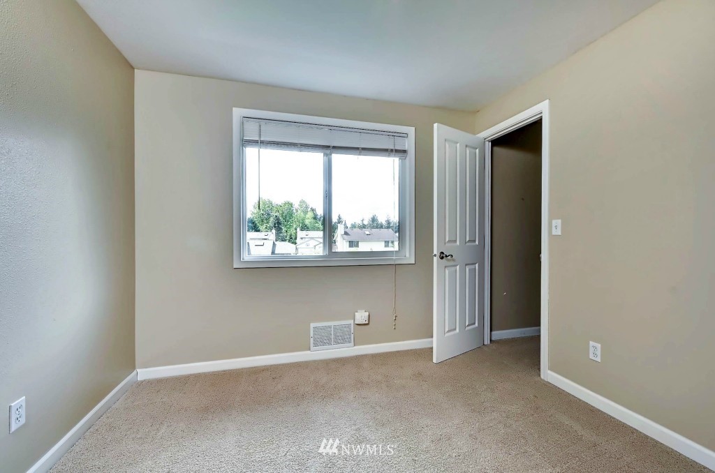 19321 135th Avenue Southeast Renton, WA 98058 - Photo 10 of 20