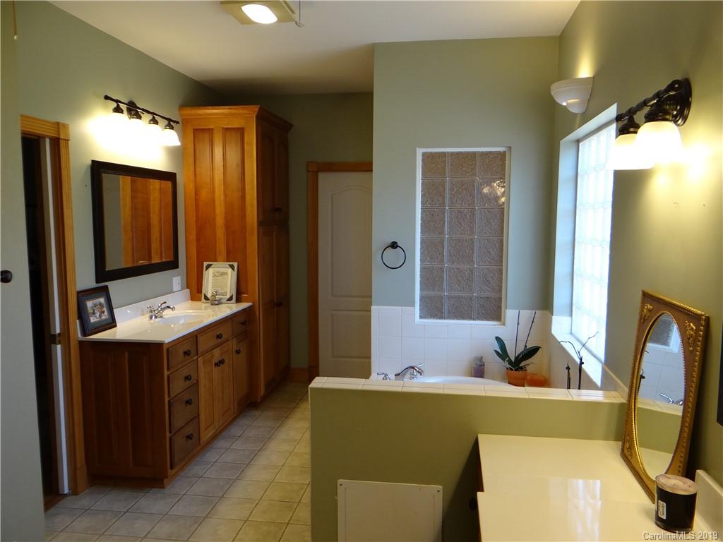 465 Players Ridge Road, Unit 64 Hickory, NC 28601 - Photo 26 of 34 Gallery Image 26