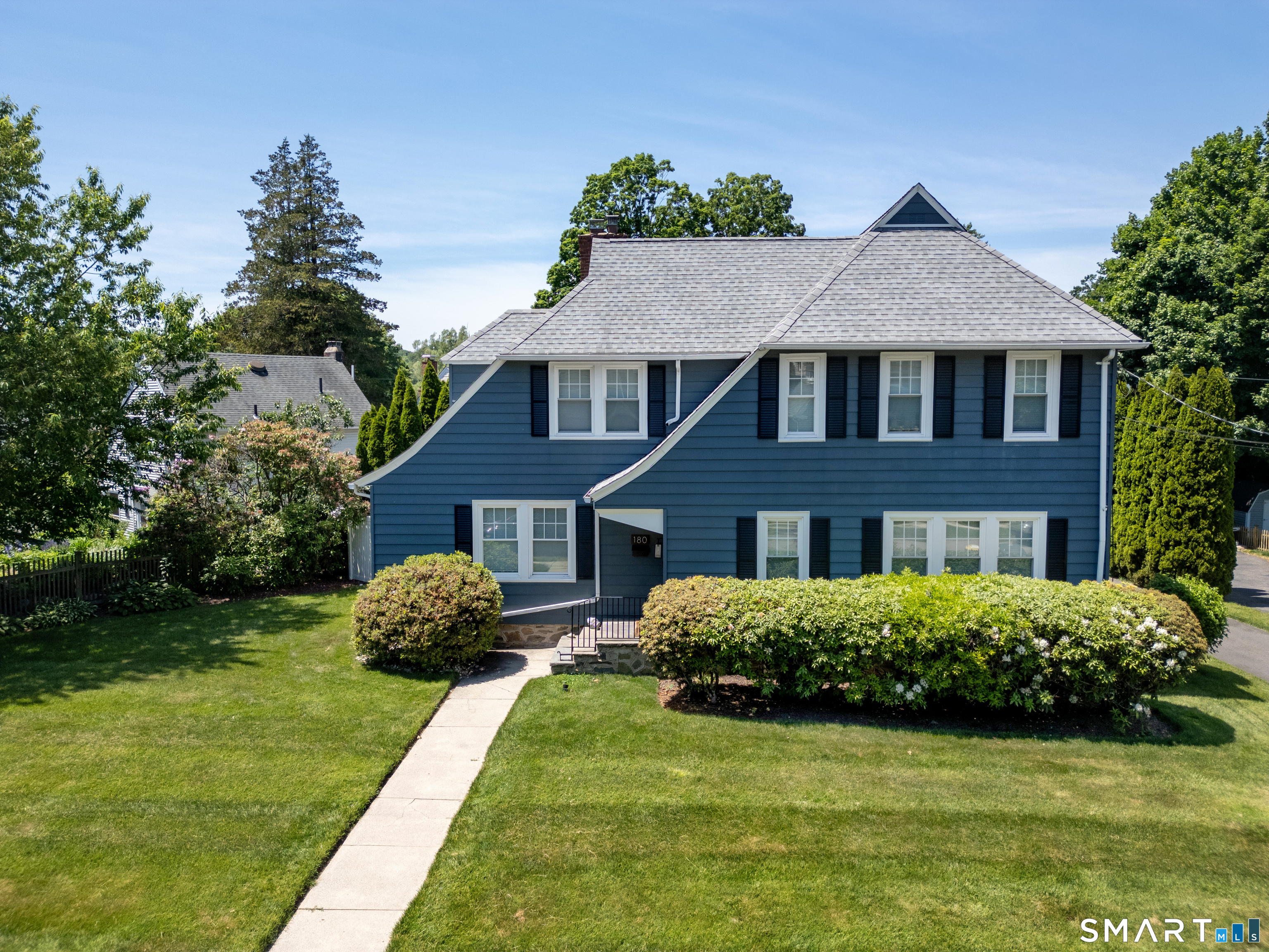 180 Rockland Road Fairfield, CT 06825 - Photo 26 of 36