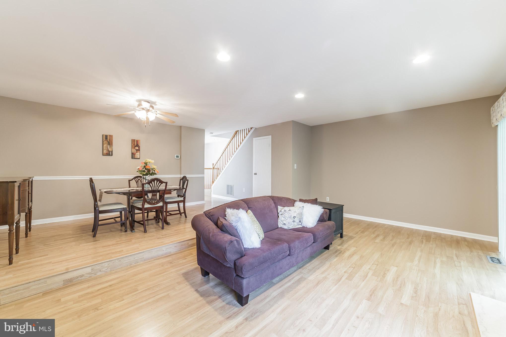 6142 Good Hunters Ride Columbia, MD 21045 - Photo 9 of 24 Bright living room
