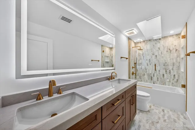 $2,650,000 | 9427 Falling Waters Drive West, Burr Ridge, IL 60527