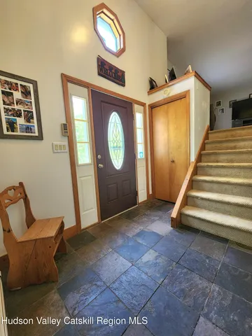 $450,000 | 42 Overlook Court, Hudson, NY 12534