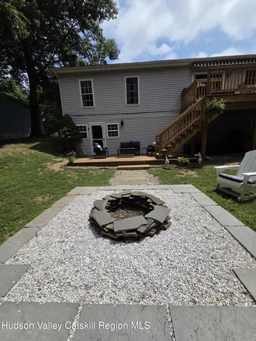 $450,000 | 42 Overlook Court, Hudson, NY 12534