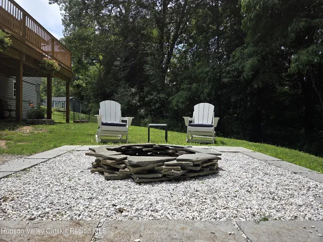 $450,000 | 42 Overlook Court, Hudson, NY 12534