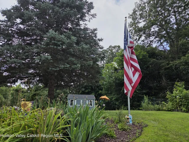 $450,000 | 42 Overlook Court, Hudson, NY 12534