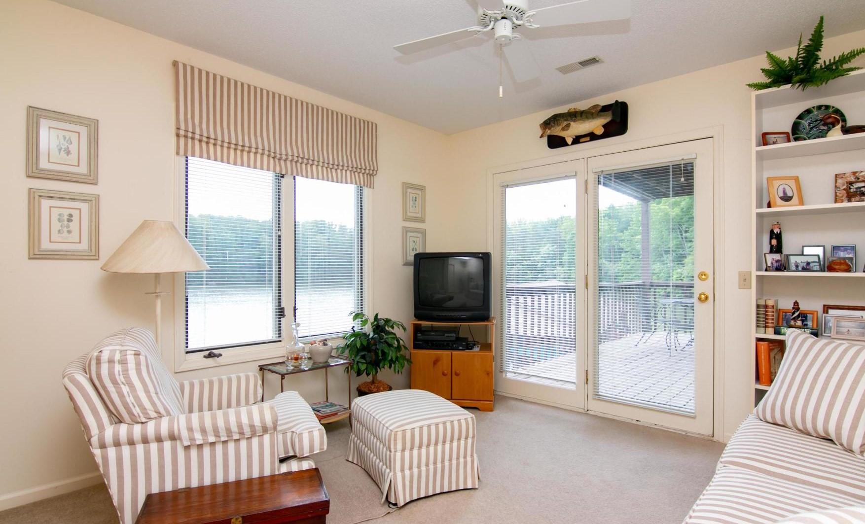 650 Monte Vista Road, Unit 402 Union Hall, VA 24176 - Photo 15 of 19 bedroom 2 or den