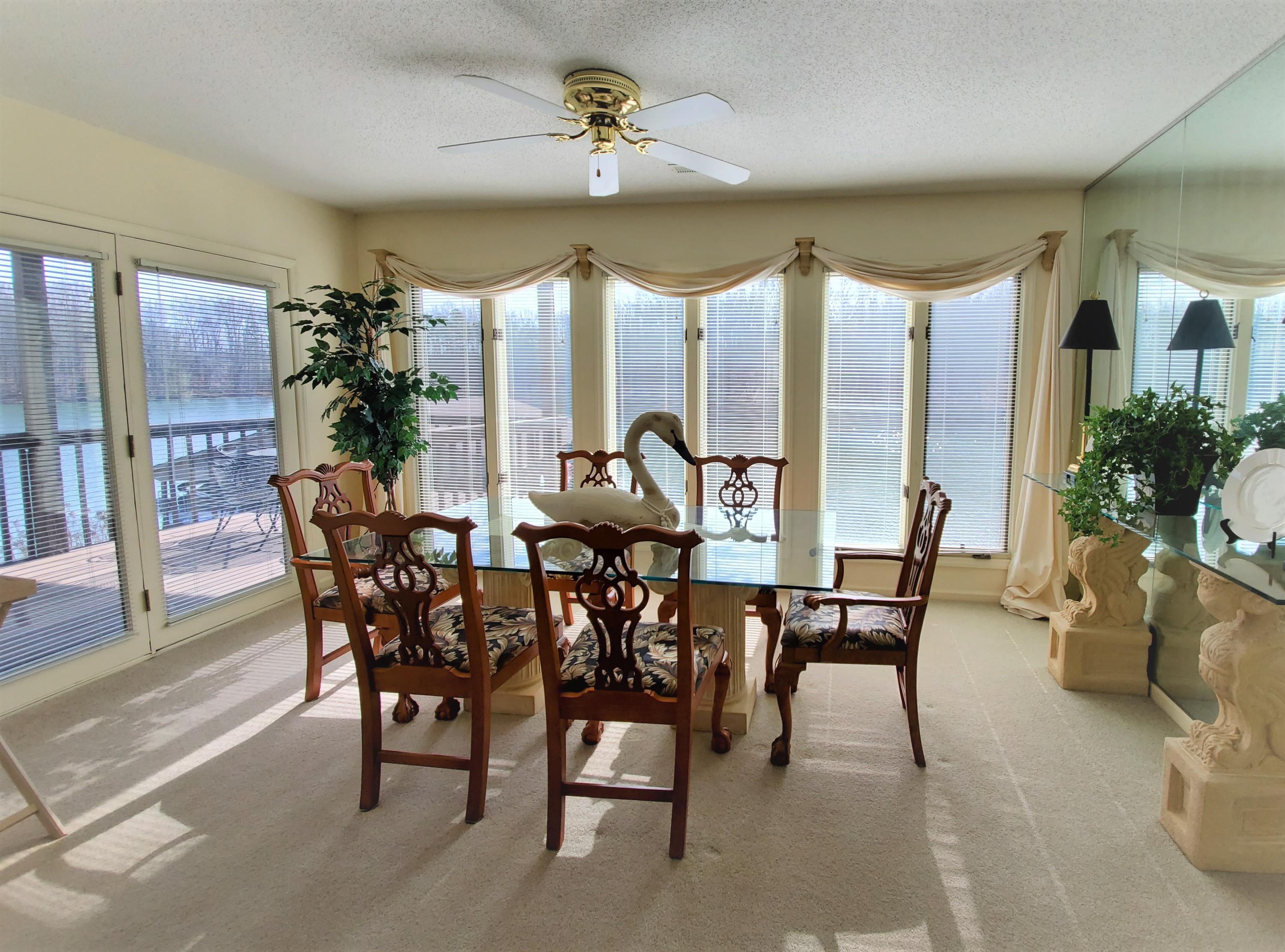 650 Monte Vista Road, Unit 402 Union Hall, VA 24176 - Photo 9 of 19 florida room