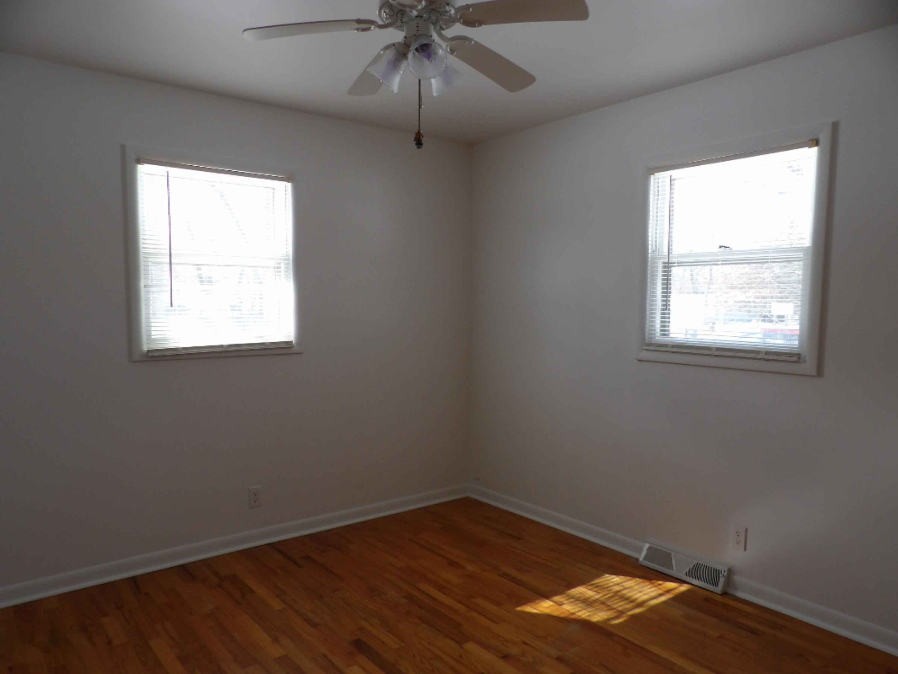 185 Brooks Road South Muskegon, MI 49442 - Photo 14 of 26 101_0095