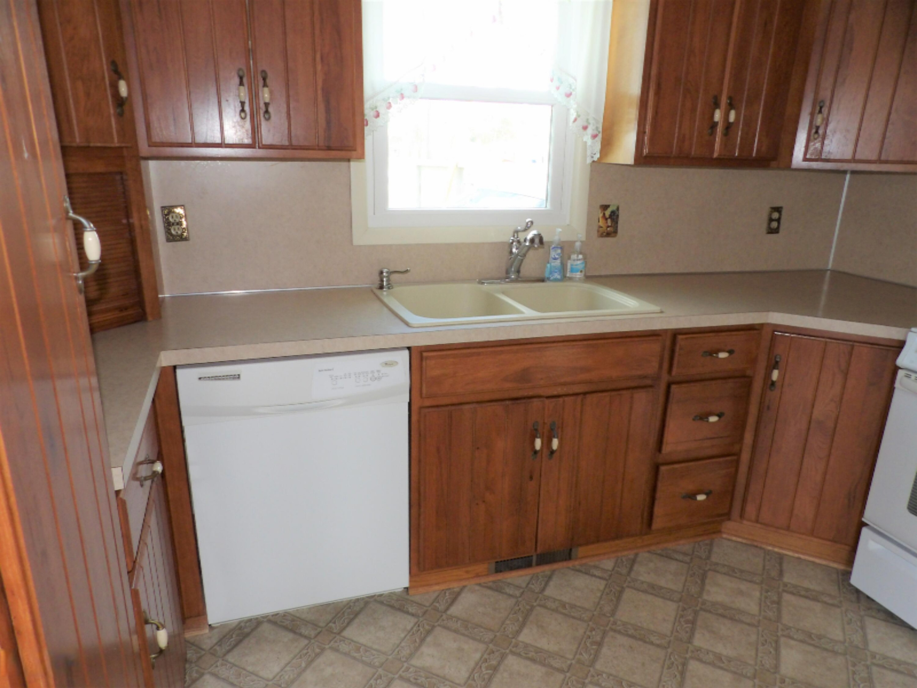 185 Brooks Road South Muskegon, MI 49442 - Photo 8 of 26 101_0114 (3)