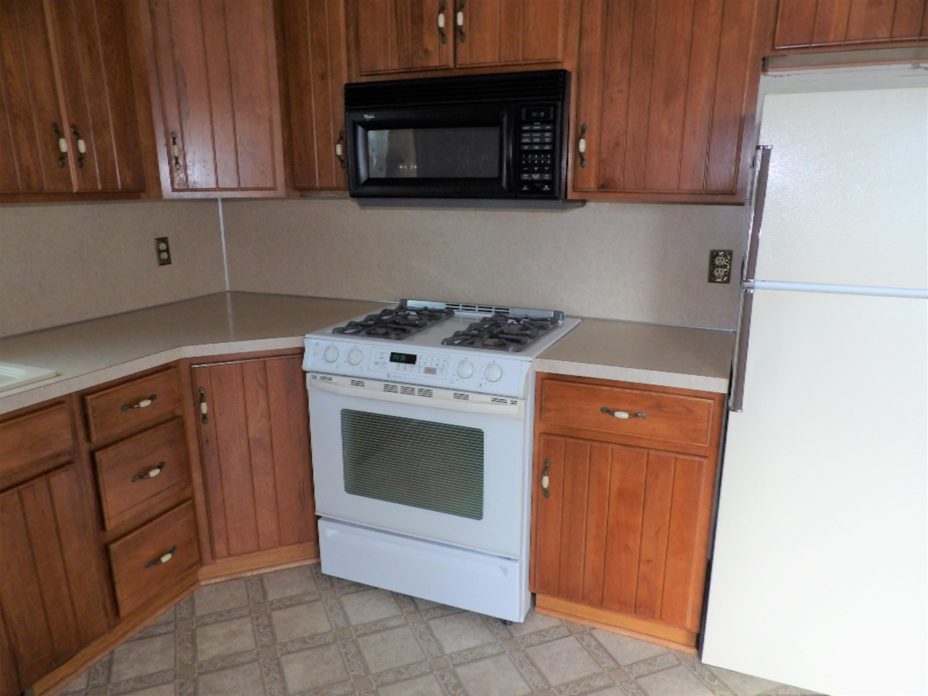 185 Brooks Road South Muskegon, MI 49442 - Photo 9 of 26 101_0115 (3)