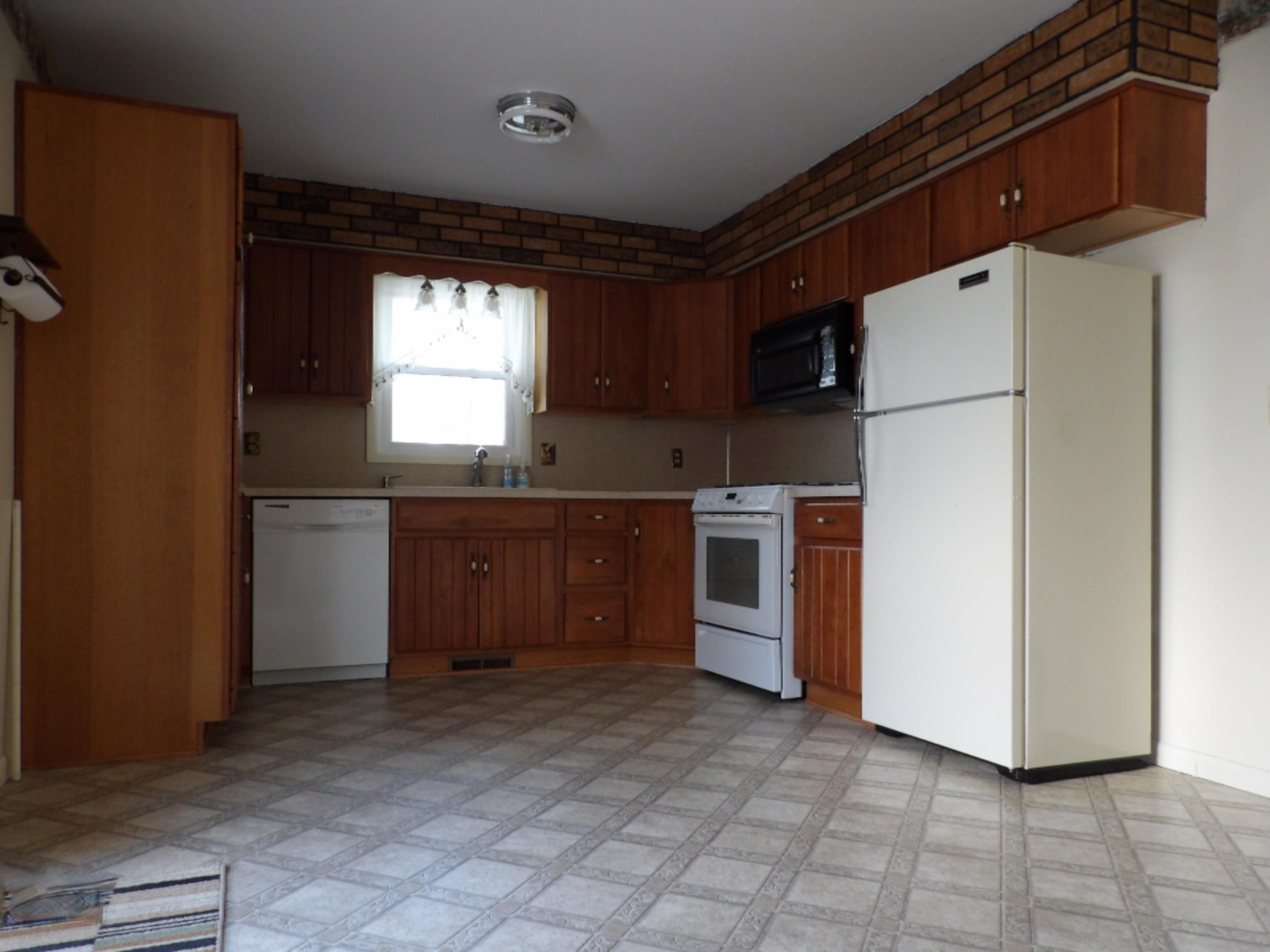 185 Brooks Road South Muskegon, MI 49442 - Photo 10 of 26 101_0112