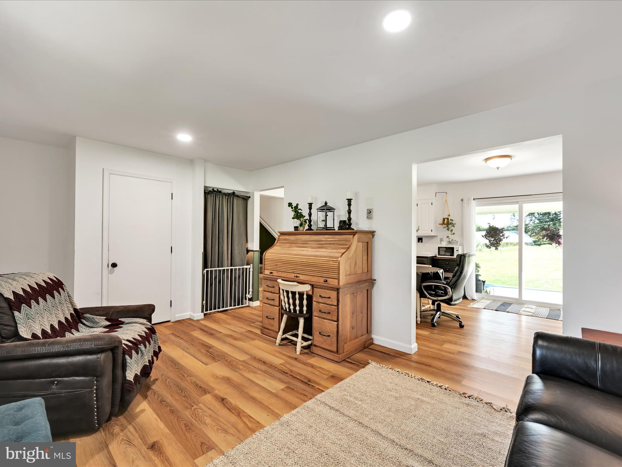 505 Hertzog Valley Road Denver, PA 17517 - Photo 15 of 41 Living ARea