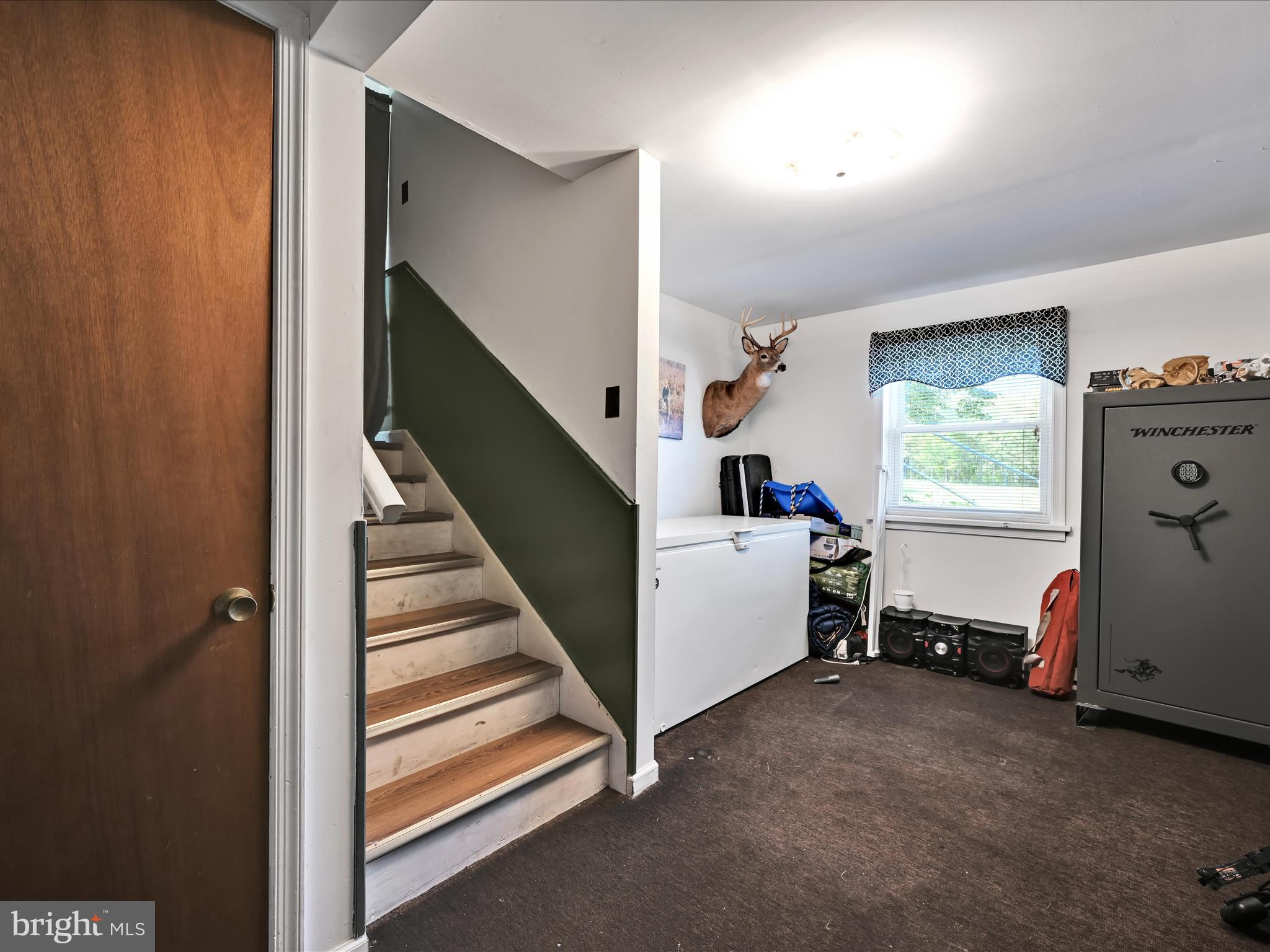 505 Hertzog Valley Road Denver, PA 17517 - Photo 16 of 41 Staircase