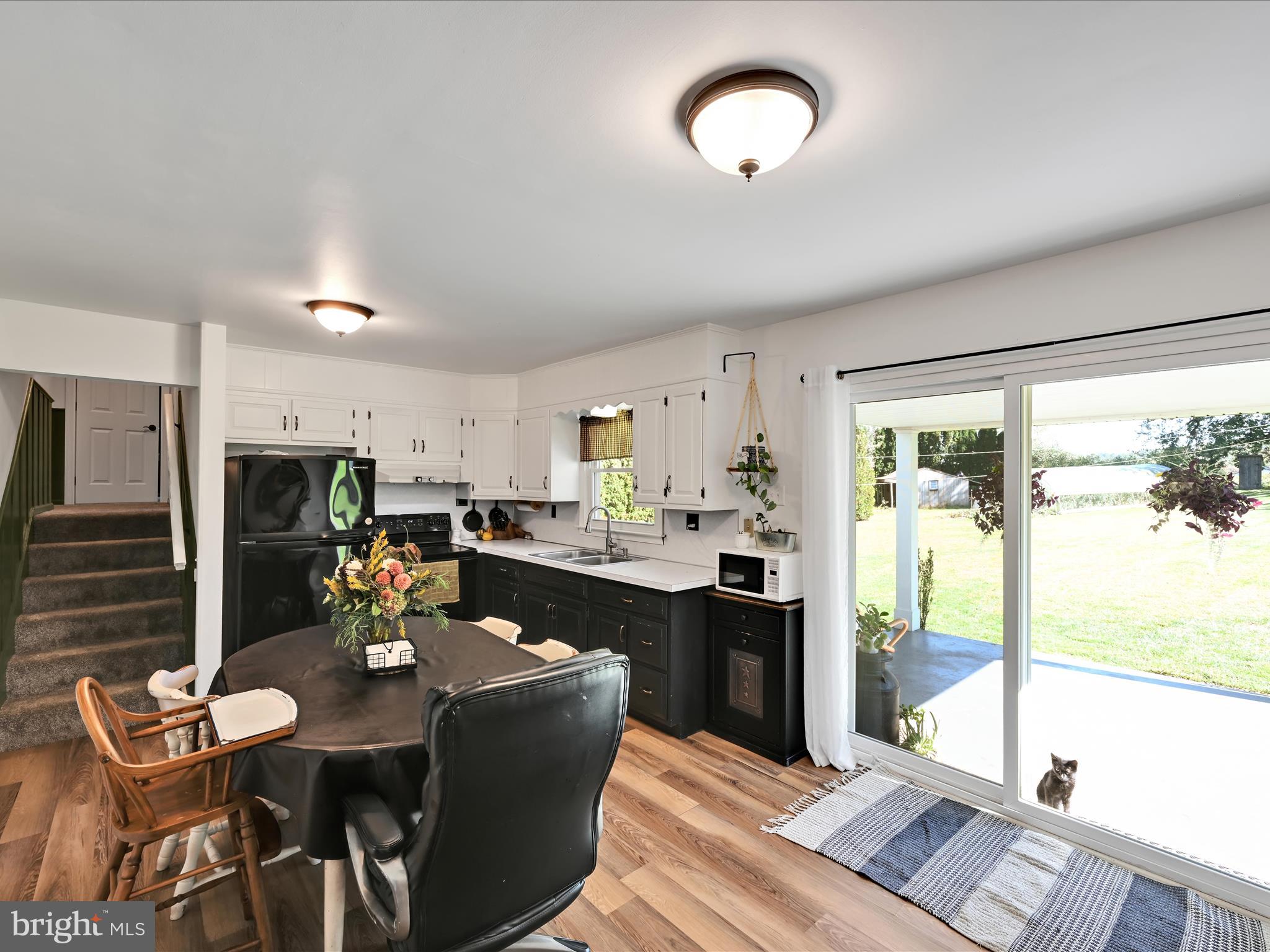 505 Hertzog Valley Road Denver, PA 17517 - Photo 17 of 41 Dining Area