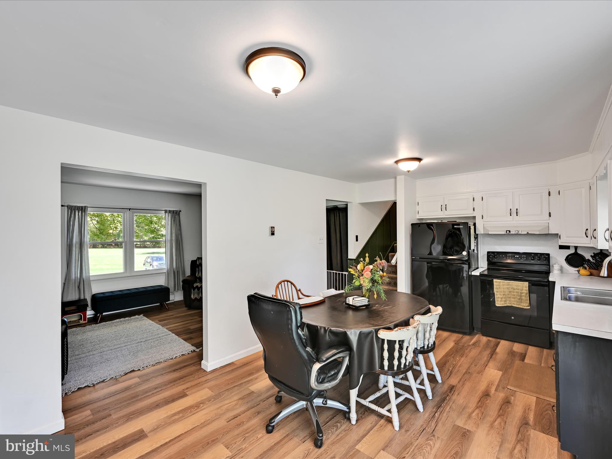 505 Hertzog Valley Road Denver, PA 17517 - Photo 19 of 41 Dining Area/Kitchen