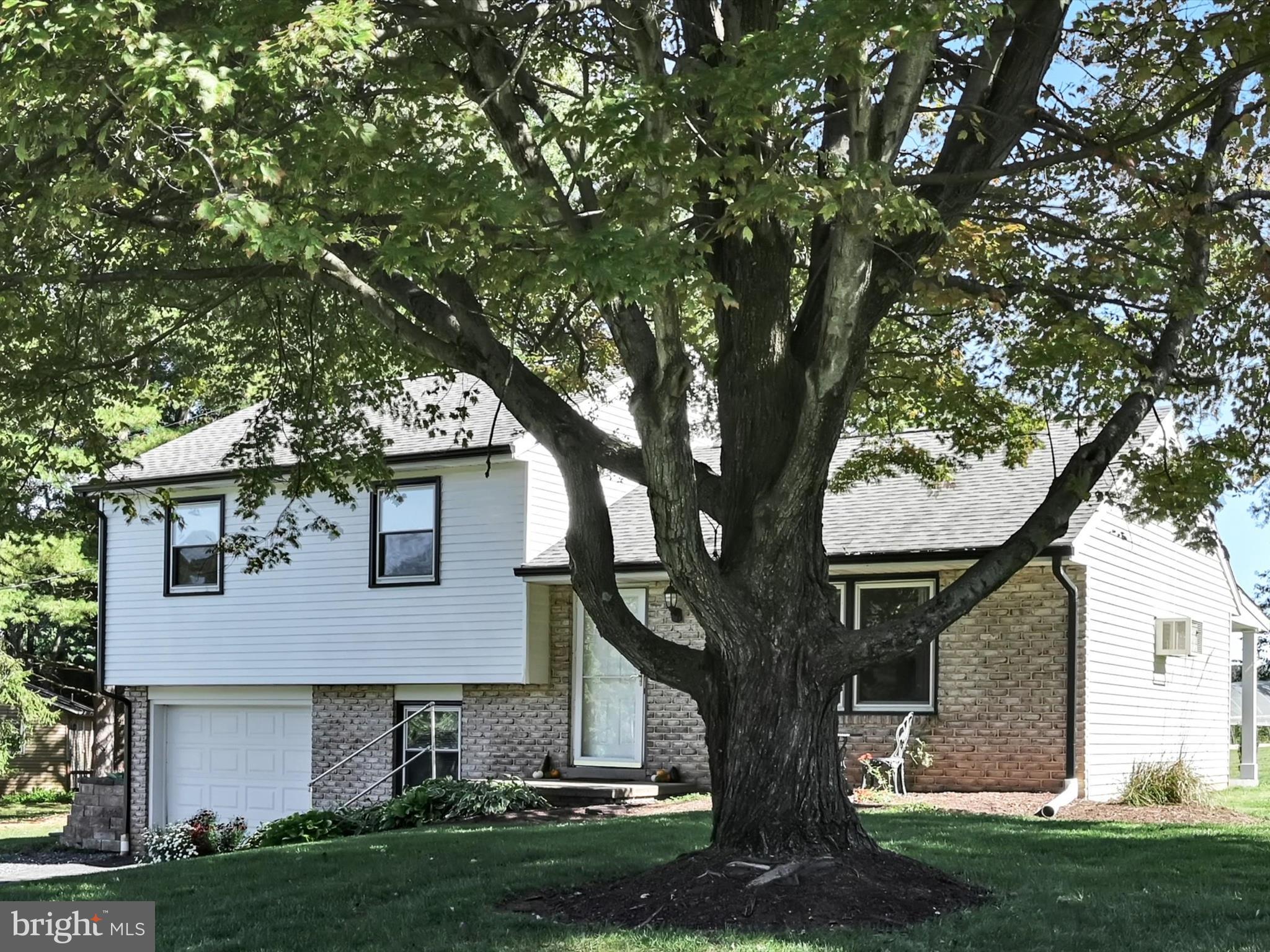 505 Hertzog Valley Road Denver, PA 17517 - Photo 9 of 41 Front Exterior