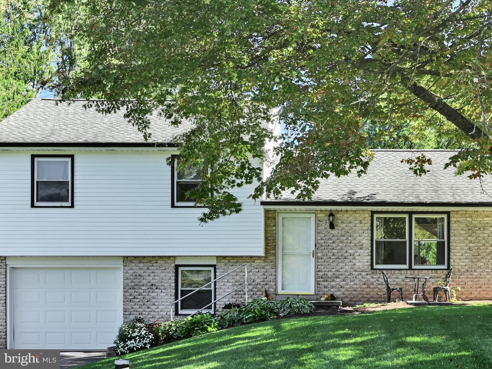 505 Hertzog Valley Road Denver, PA 17517 - Photo 10 of 41 Front Exterior