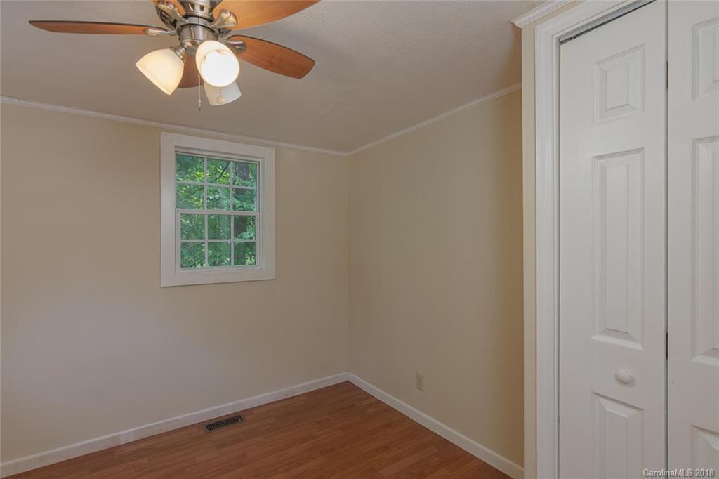 21 Gossett Road Candler, NC 28715 - Photo 4 of 19 Gallery Image 4