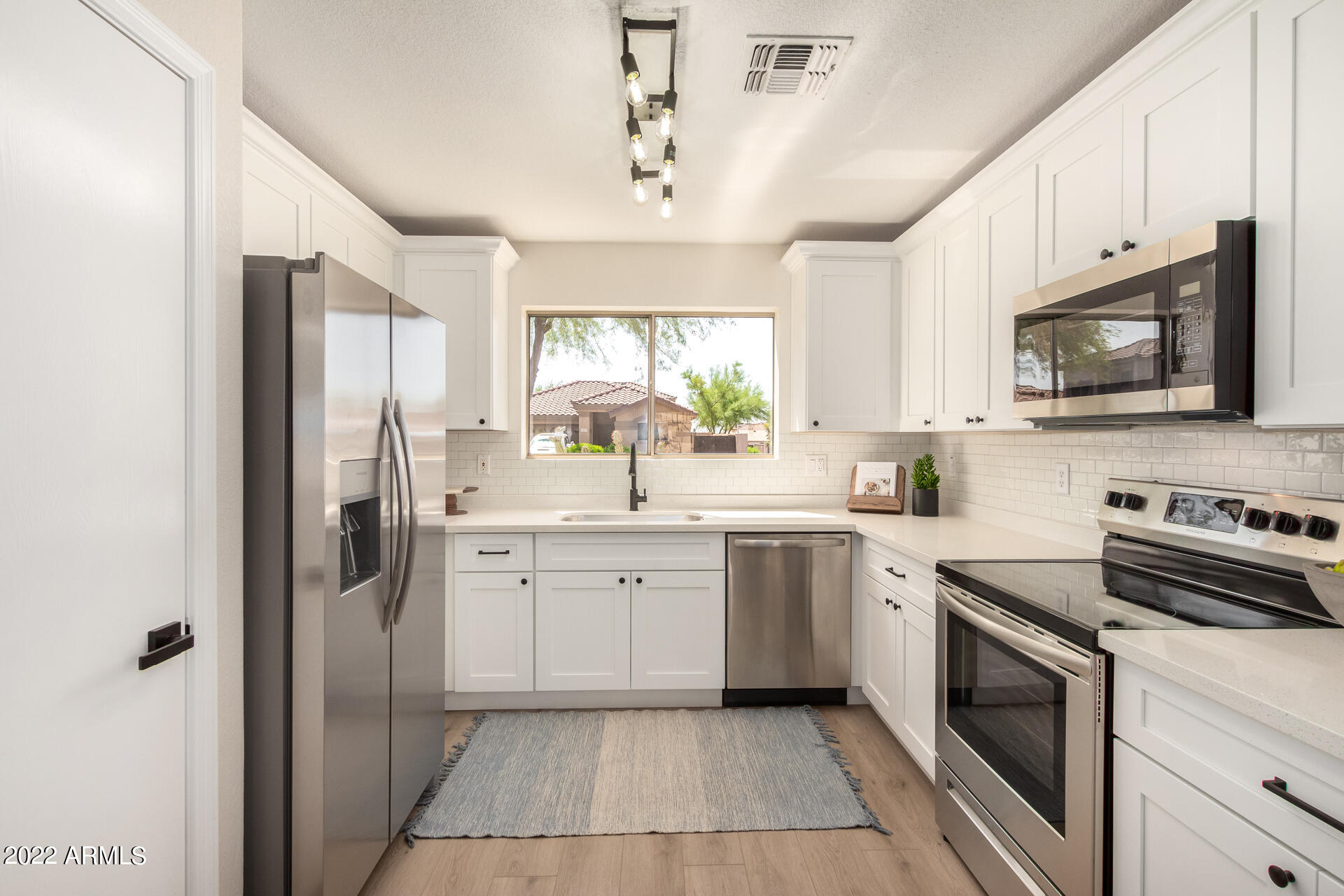 3393 South Conestoga Road Apache Junction, AZ 85119 - Photo 5 of 26 Kitchen